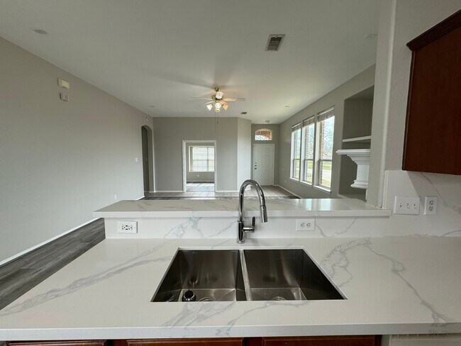 Building Photo - 13196 Miller Ln