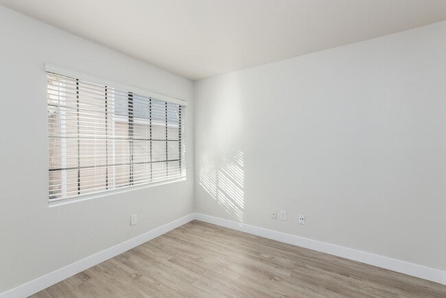Building Photo - 6908 Quiet Cove Dr