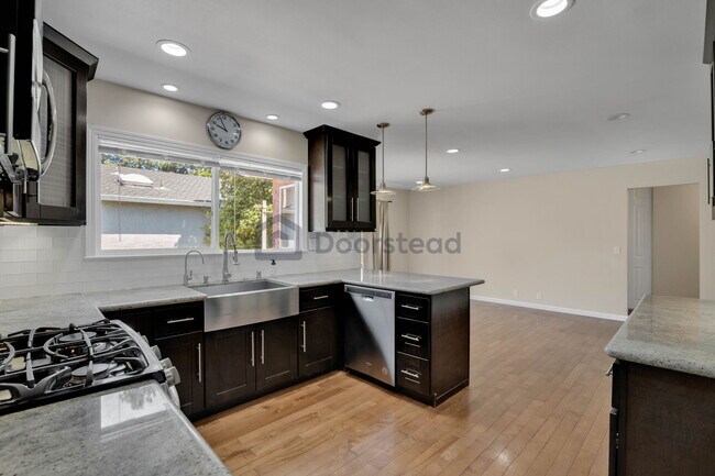 Building Photo - 1492 Via Cancion