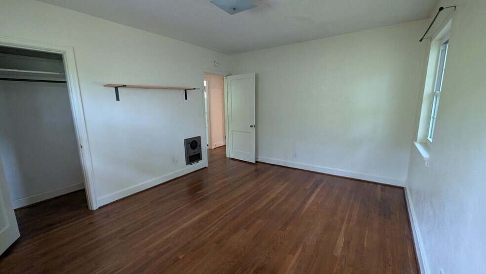Bedroom - 104 S Germantown Rd