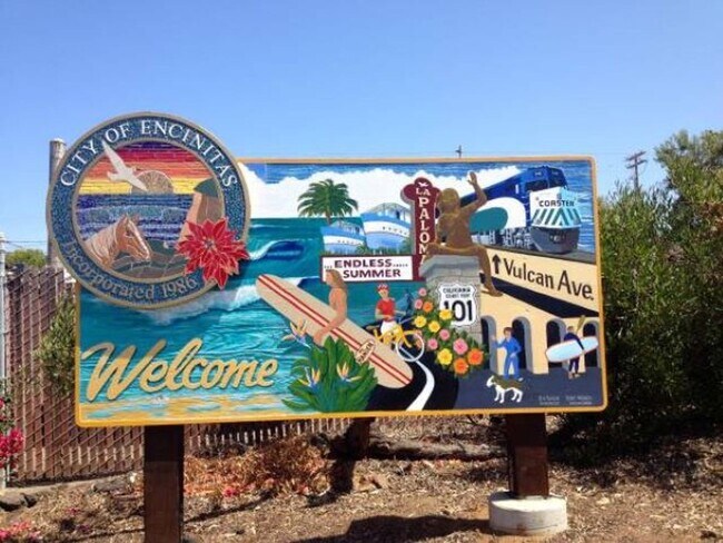 Building Photo - THE BEACH IS YOUR BACKYARD! Light & Bright...