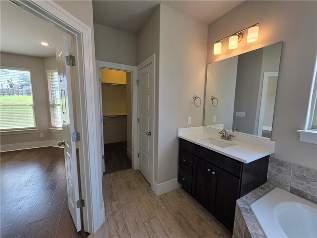 Building Photo - 616 Mill Pond Wy