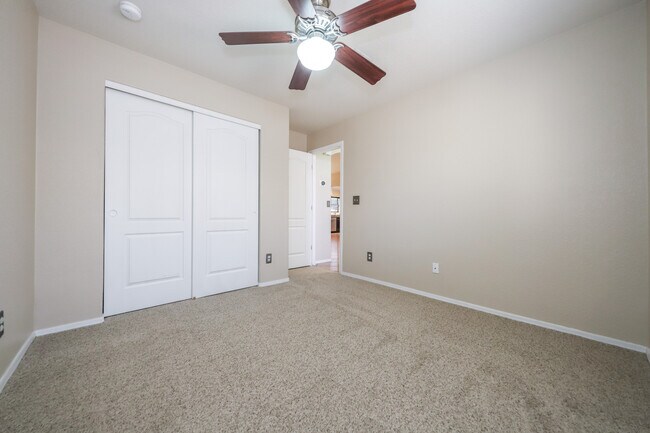 Building Photo - 2921 River Creek Pl