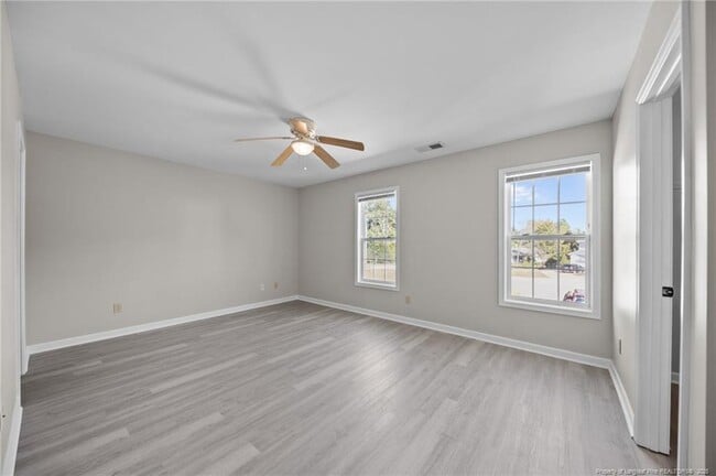 Building Photo - 122 Sherman Ct