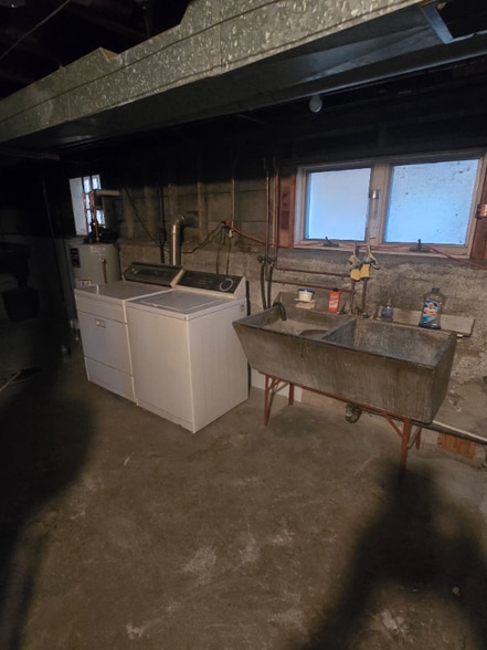 Building Photo - 1718 Lake Ave