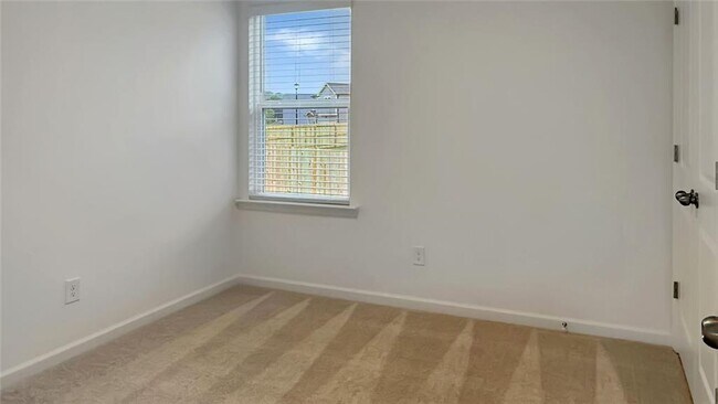Building Photo - 104 Red Maple Wy