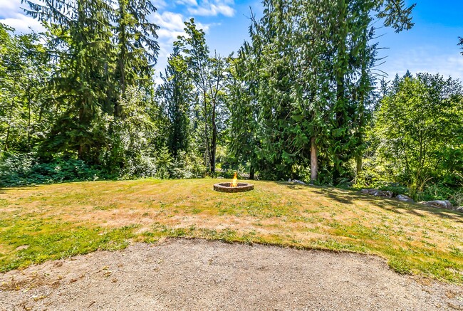 Building Photo - 6.6 Acre Retreat