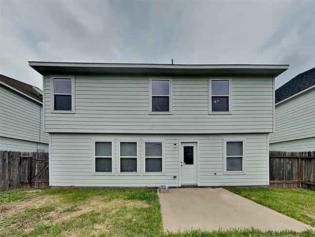 Building Photo - 3631 Barkers Crossing Ave