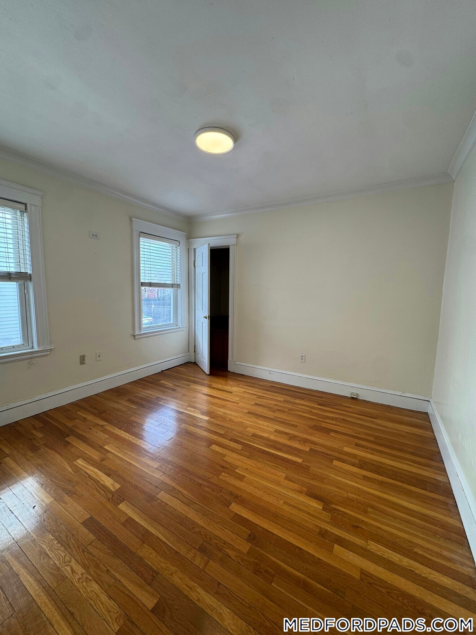 Building Photo - 881 Fellsway