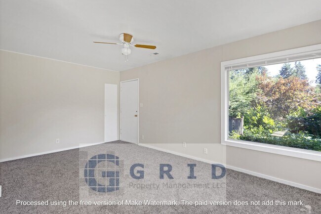 Building Photo - Charming 2 Bedroom Bungalow Available in NE Portland!