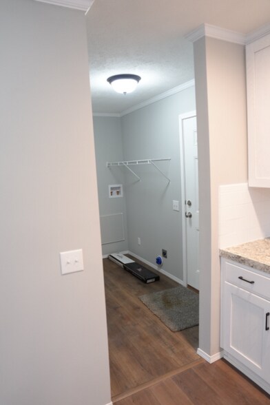 Building Photo - 5865 S Fairfax Rd