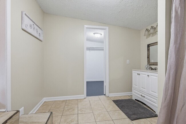 Building Photo - 1095 Texas Pkwy