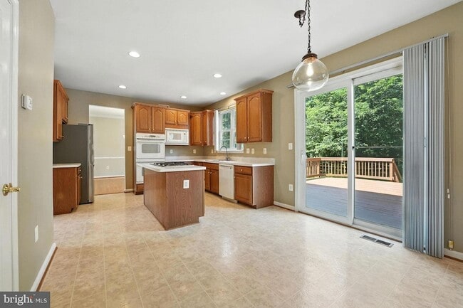 Building Photo - 9144 Big Springs Loop