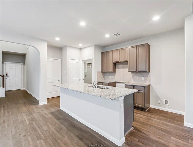 Building Photo - "Charming 4-Bed Retreat with Spacious Living in Bryan, TX – Your Perfect Home Awaits!"