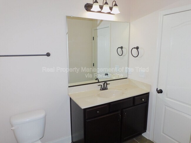 Building Photo - 4517 Gunnersbury Ln