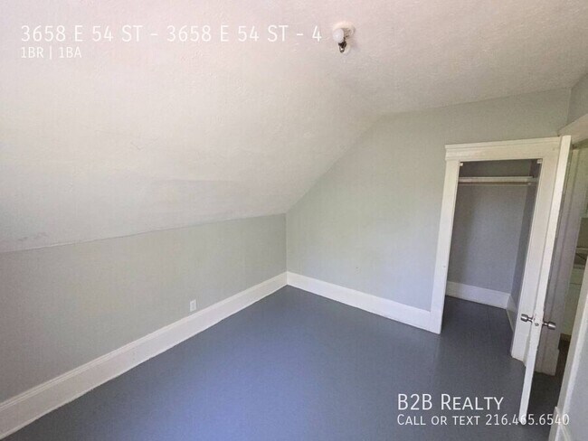 Building Photo - 3658 E 54th St