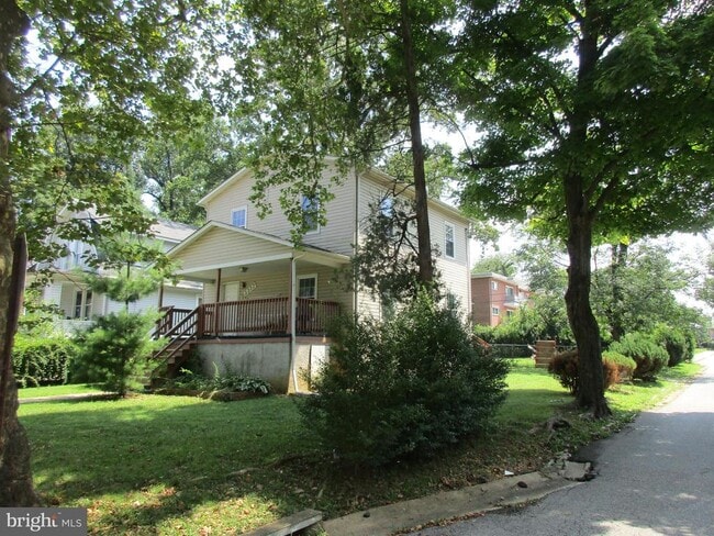 Building Photo - 3317 Devonshire Dr