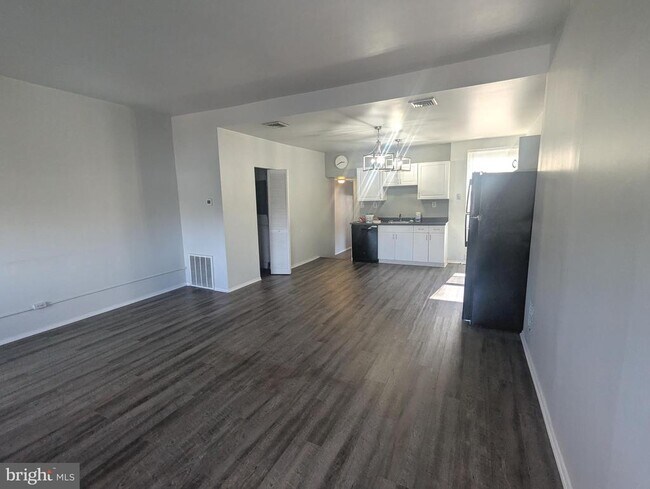 Building Photo - 2206 Fairmount Ave