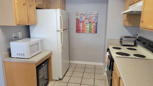 Building Photo - Seasonal/short term only 2/2 ground floor condo downtown Sarasota at Villagio!