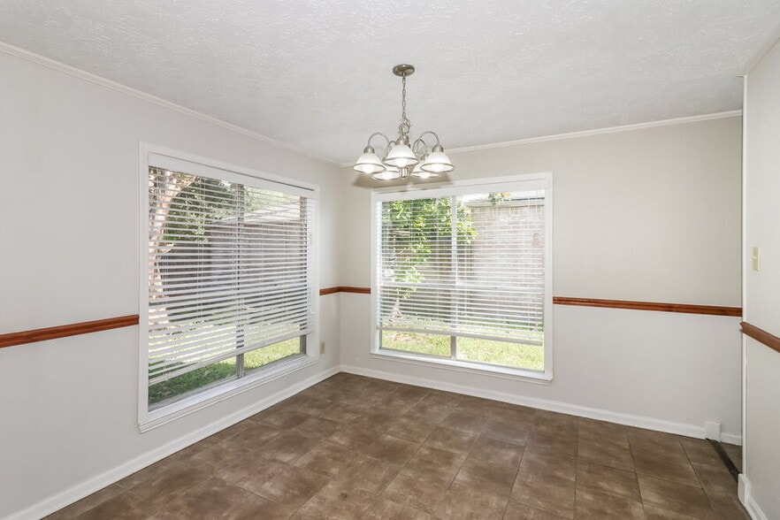 Building Photo - 7406 San Simeon Dr