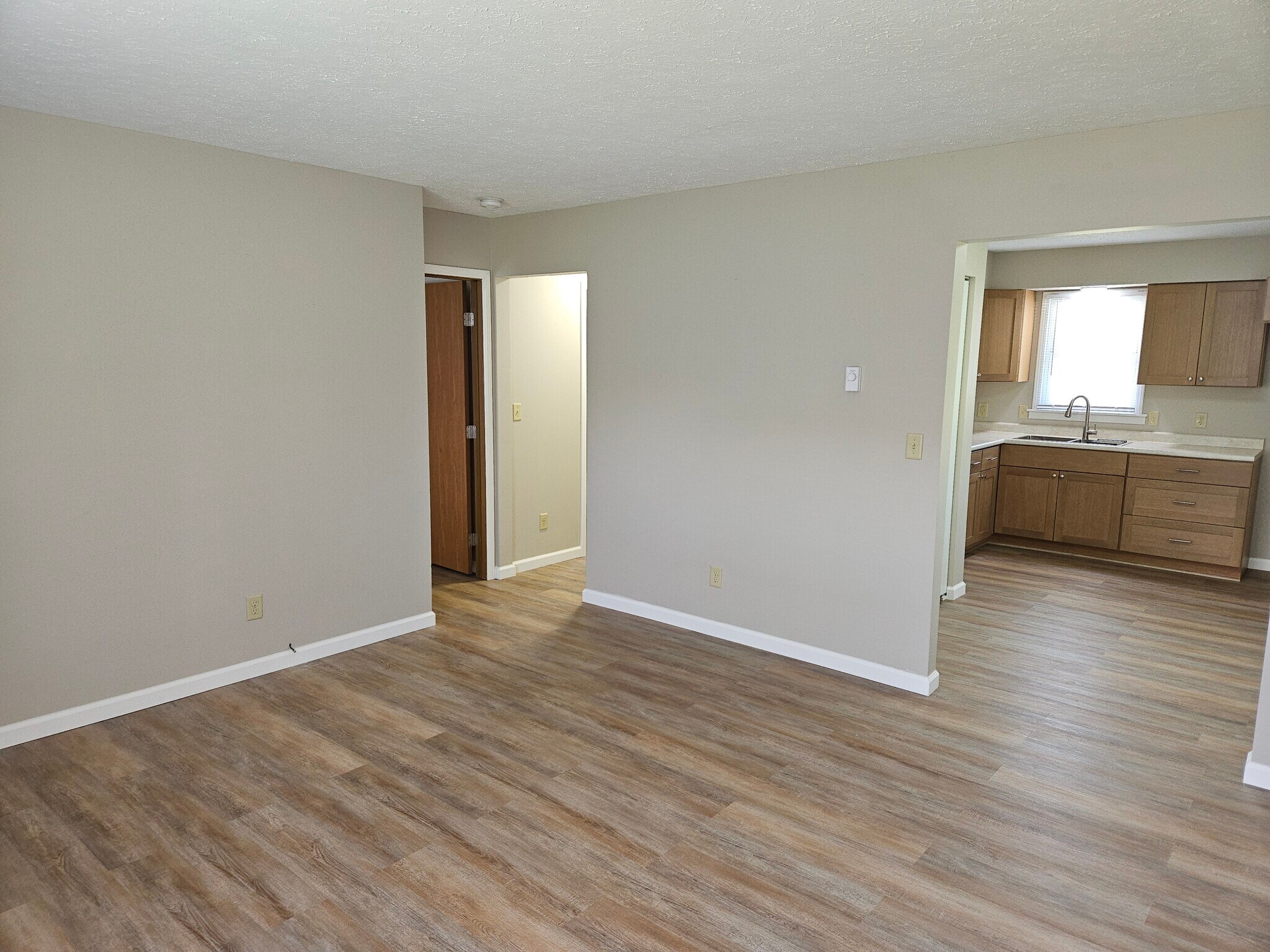 Building Photo - 612 N Wagner Ave