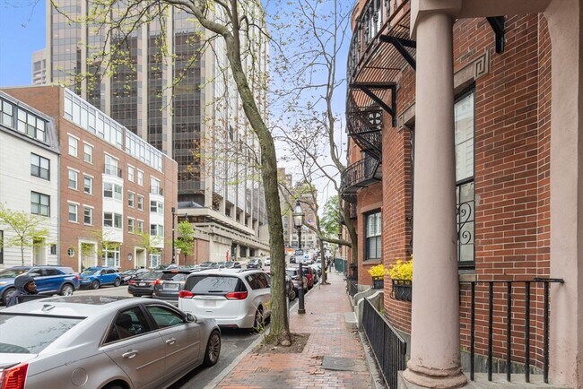 Building Photo - 27 Bowdoin St