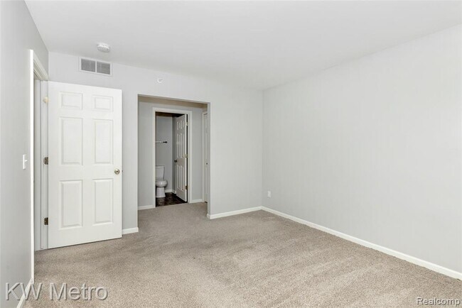 Building Photo - 788 Eagle Dr
