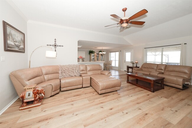 Building Photo - 6210 Fawnlake Dr