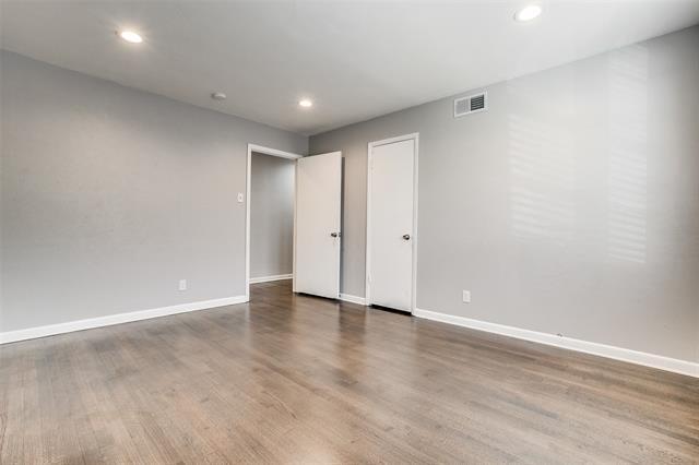 Building Photo - 9226 Larchwood Dr