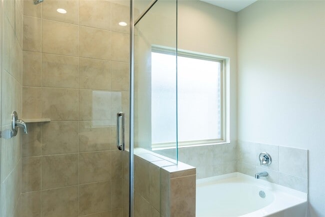 Building Photo - 20241 Portbec Dr