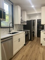 Building Photo - 3409 Fernside Pl