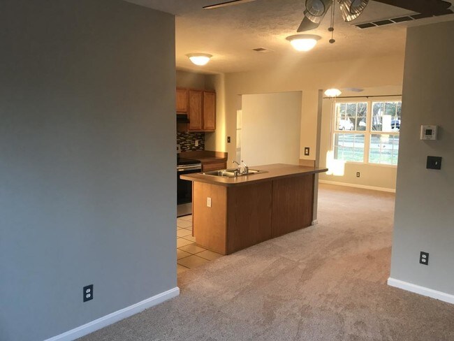 Building Photo - 3 bedroom in Louisville KY 40223