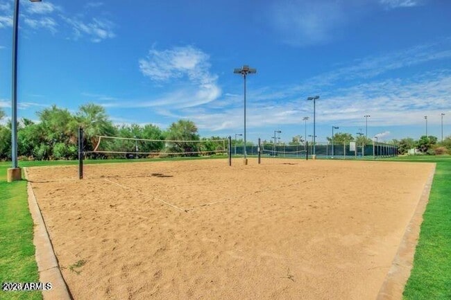 Building Photo - 8280 E Tailfeather Dr