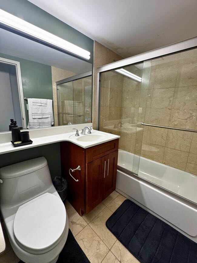 Building Photo - Welcome to Takoma Overlook! Furnished 1br 1ba condo