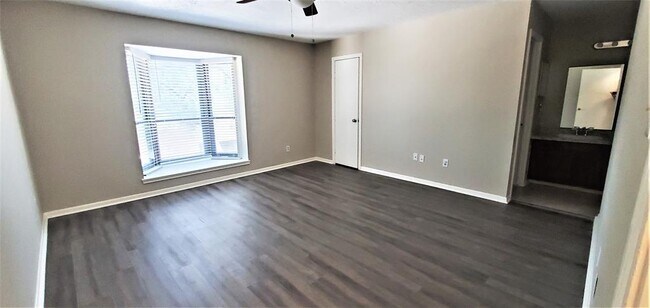 Building Photo - 2019 Place Rebecca Ln