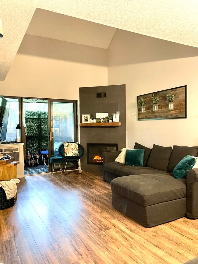 Living room - 7610 York Ave S