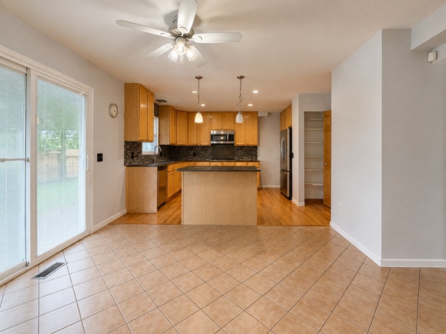 Building Photo - 6582 Tealwood Rd