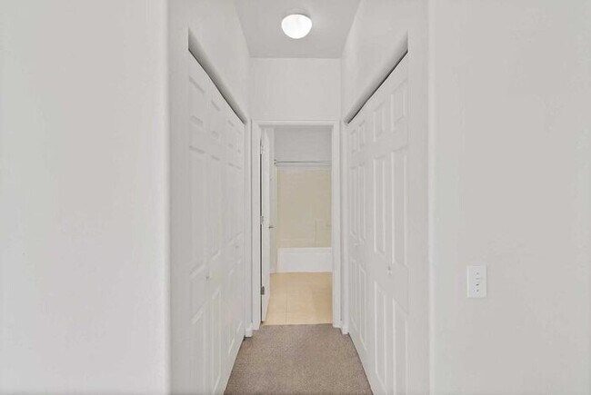 Building Photo - Modern 2-Bedroom, 2-Bath Condo in Grand Junction