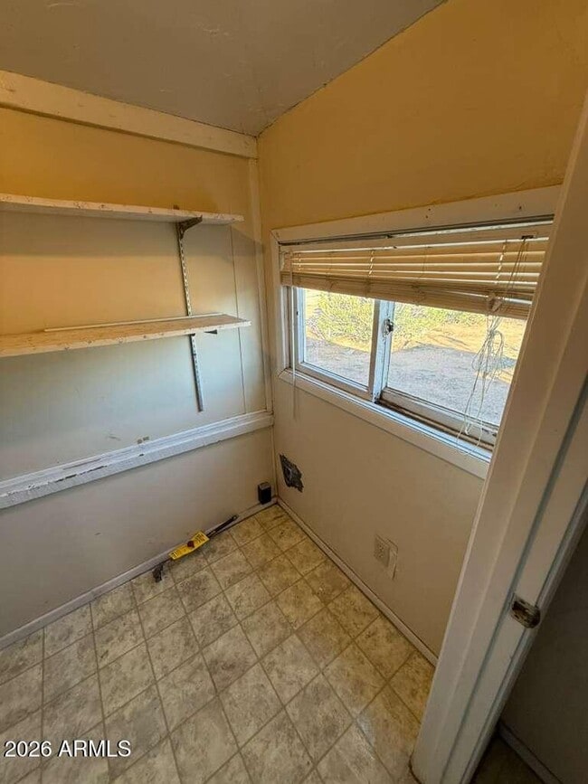 Building Photo - 1014 E 14th St