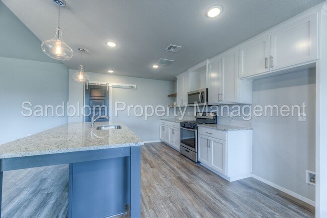 Building Photo - FOR LEASE | Bixby West | Available Now!