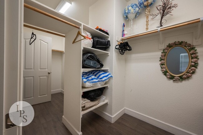 Building Photo - North Clovis Home, 4BR/3.5BA, CUSD - Lots ...