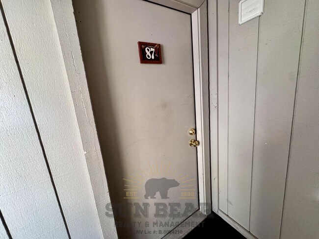 Building Photo - Beautiful 1 Bedroom!  Great Location!