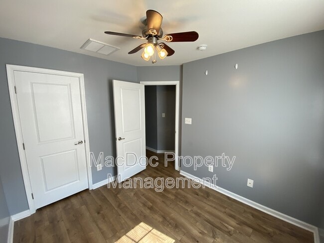 Building Photo - 302 Brenton Rd