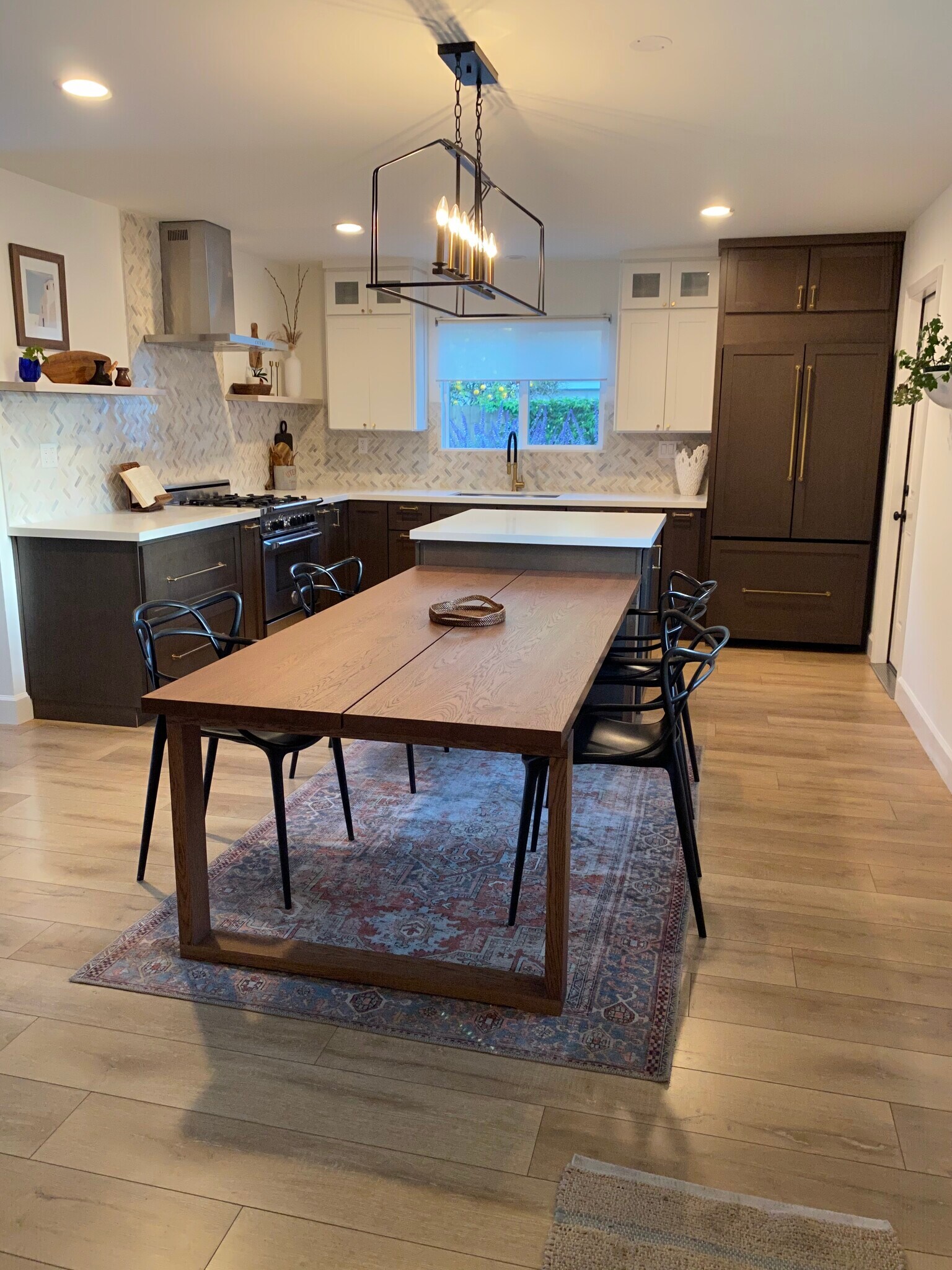 Open floor-plan - 286 N Kellogg Ave