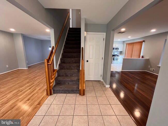 Building Photo - 5803 Coventry Way