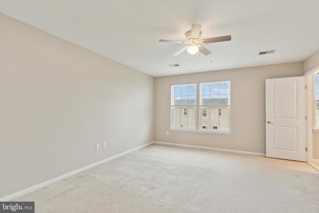 Building Photo - 113 Raven Ct