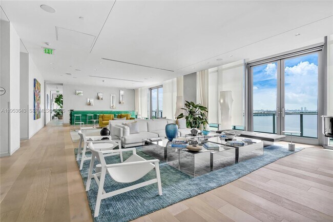 Building Photo - 3131 NE 7th Ave