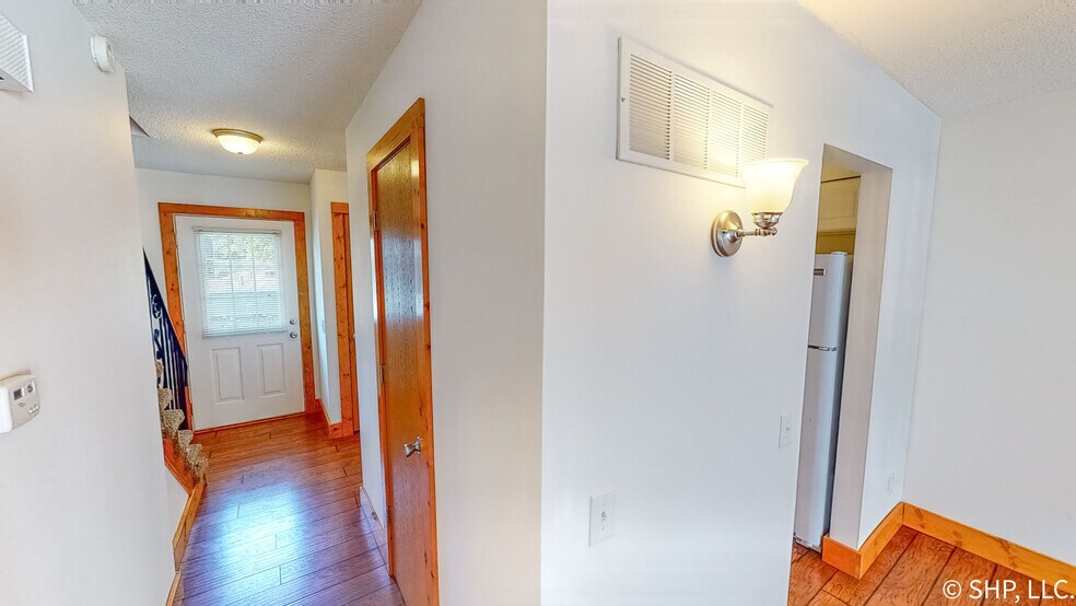 Building Photo - 250 S Durkin Dr