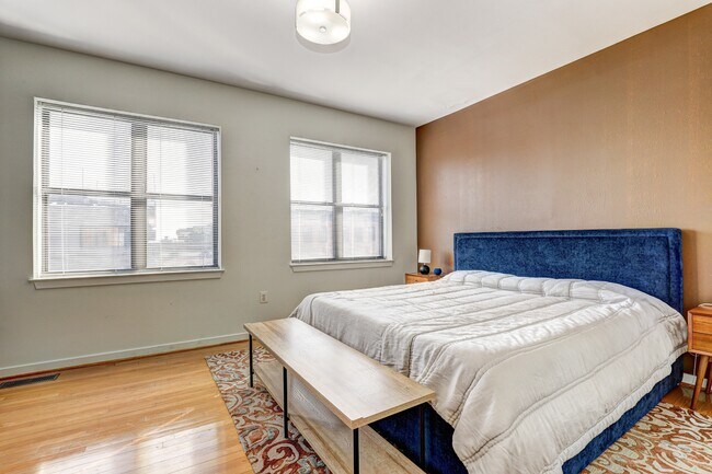 Building Photo - 1726 Aliceanna St