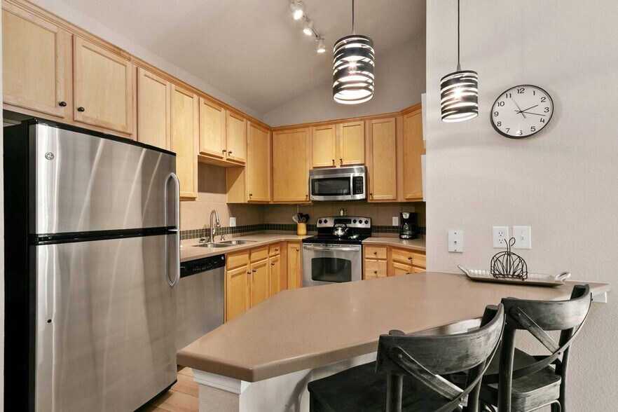 Building Photo - 2133 Krisron Rd